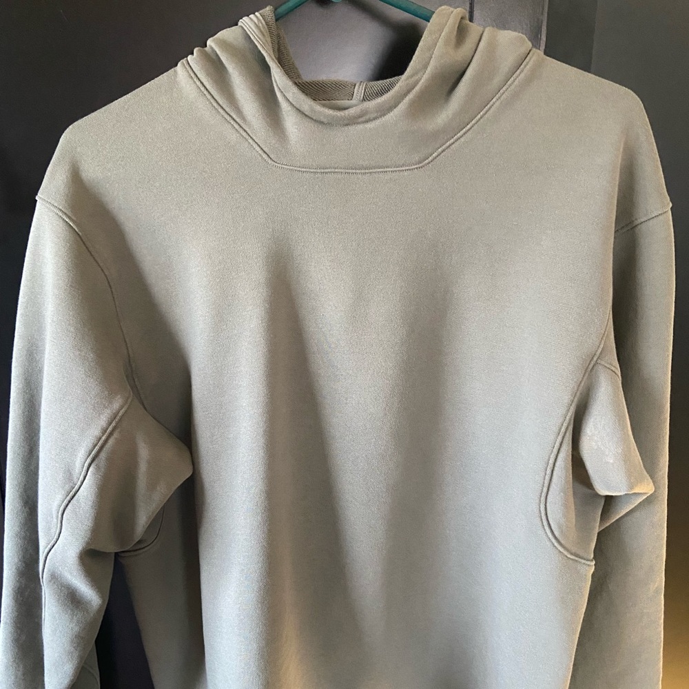 Large Lululemon Forest Green French Terry Sweatshirt